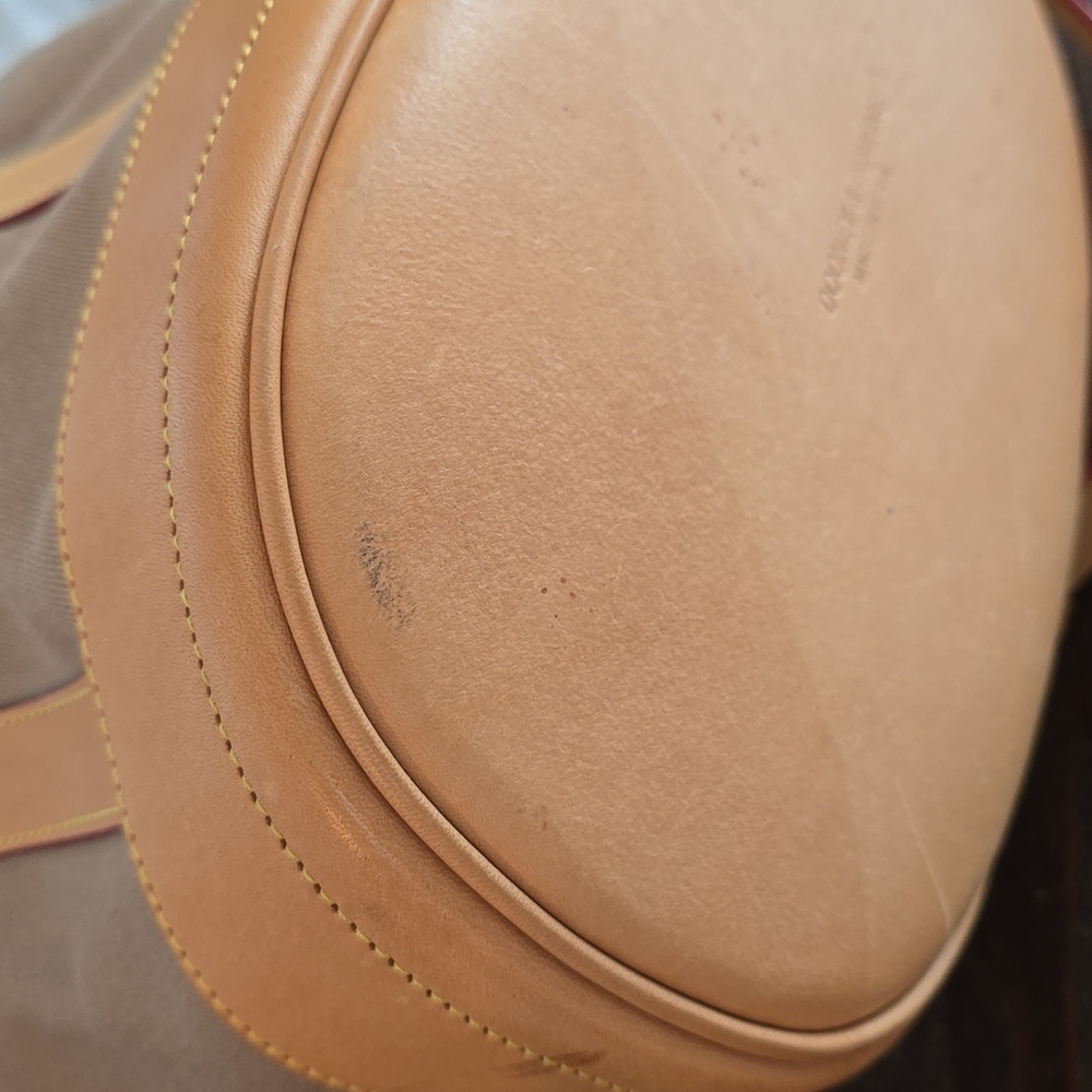Dooney & Bourke Vintage  Bucket Bag Tan Brown Leather Drawstring Shoulder Bag - Picture 12 of 14